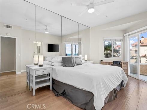 2000 Pacific Coast 102 , Huntington Beach, CA