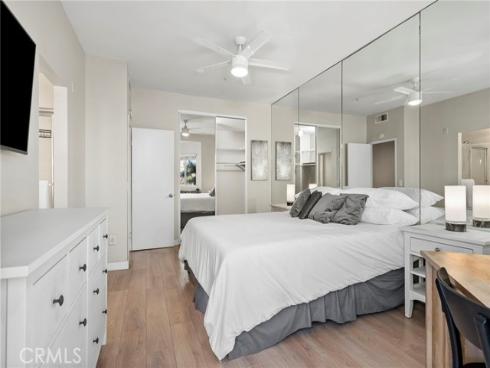 2000 Pacific Coast 102 , Huntington Beach, CA