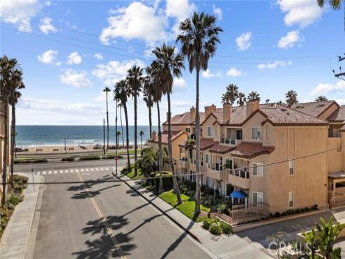 2000 Pacific Coast 102 , Huntington Beach, CA