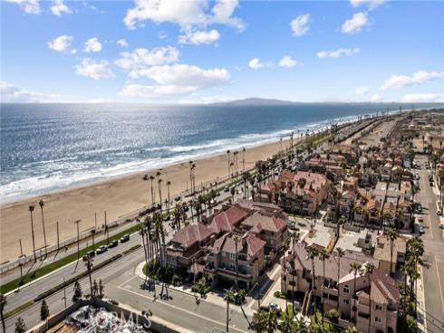 2000 Pacific Coast 102 , Huntington Beach, CA