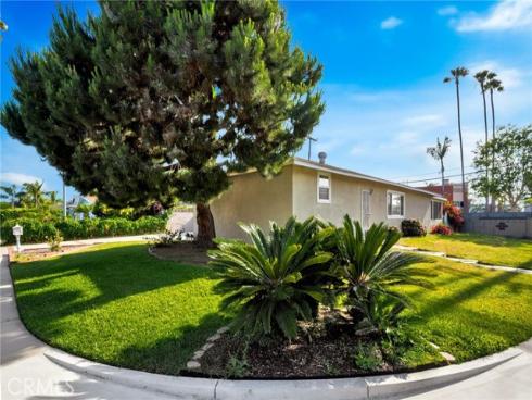 17121 Granada Lane, Huntington Beach, CA