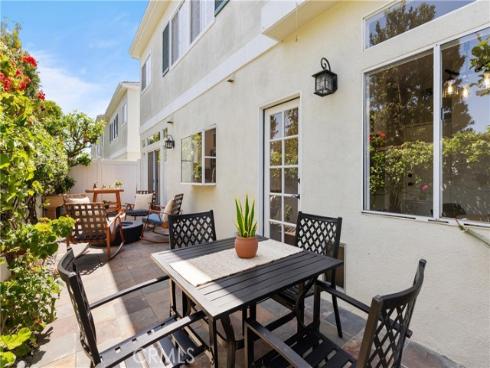 18731 Chapel Lane, Huntington Beach, CA