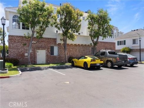 18731 Chapel Lane, Huntington Beach, CA