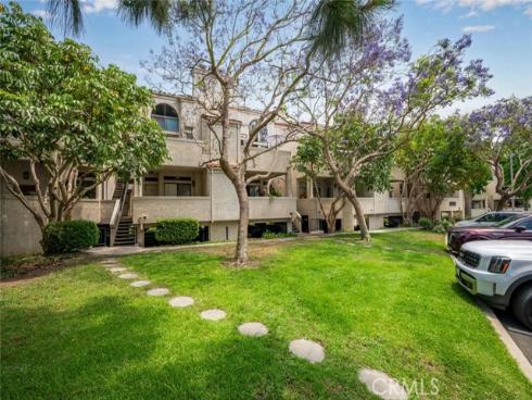 17202 Corbina 206 Lane, Huntington Beach, CA