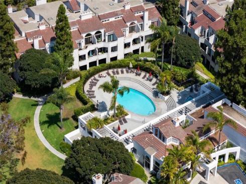 17202 Corbina 206 Lane, Huntington Beach, CA