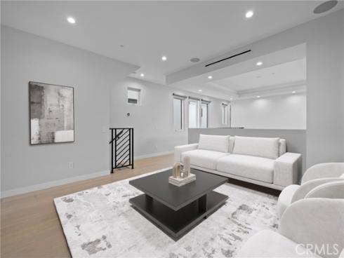 303 12th Street, Huntington Beach, CA