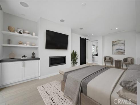 303 12th Street, Huntington Beach, CA