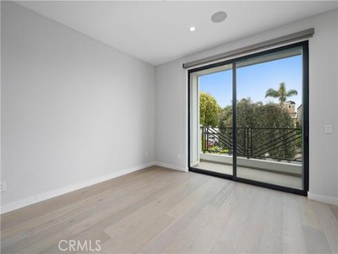 303 12th Street, Huntington Beach, CA