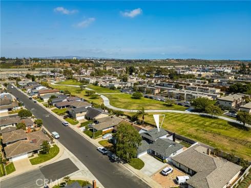 9802 Effingham Drive , Huntington Beach, CA