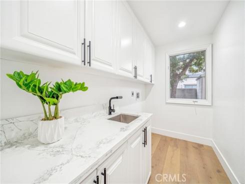 6692 Alamitos Circle, Huntington Beach, CA