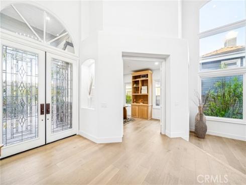 6692 Alamitos Circle, Huntington Beach, CA