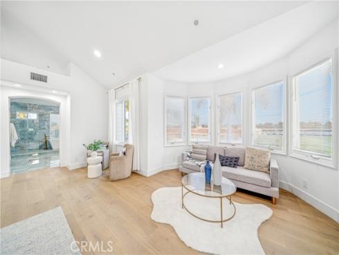 6692 Alamitos Circle, Huntington Beach, CA