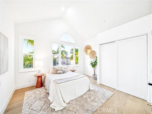 6692 Alamitos Circle, Huntington Beach, CA