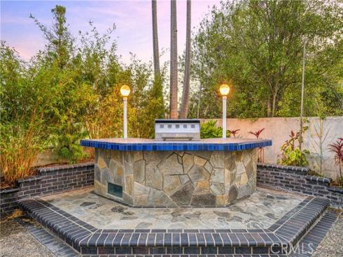 6692 Alamitos Circle, Huntington Beach, CA