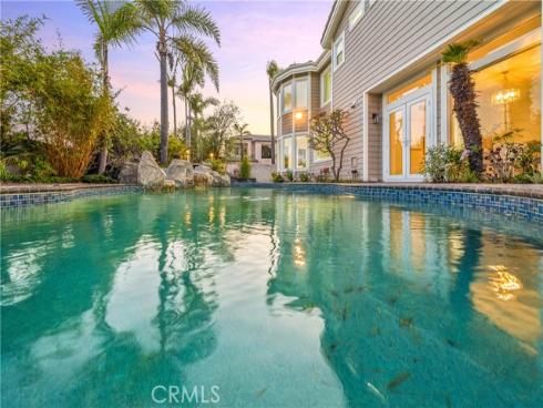 6692 Alamitos Circle, Huntington Beach, CA