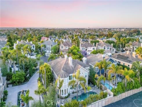 6692 Alamitos Circle, Huntington Beach, CA