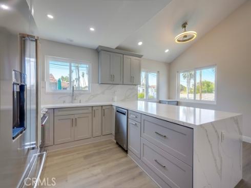 627 7th Street, Huntington Beach, CA