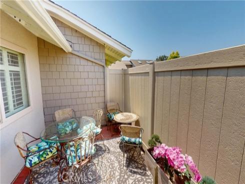 8866 Tulare 303B Drive, Huntington Beach, CA