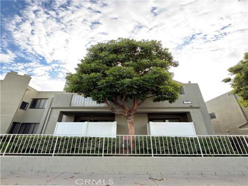 17661  Sergio  CI103  Circle, Huntington Beach, CA