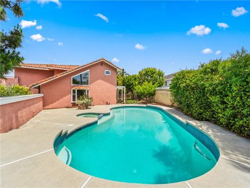19332 Evening Hill Drive, Huntington Beach, CA