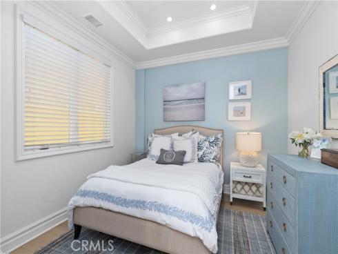 2118 Pacific Coast , Huntington Beach, CA