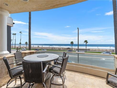 2118 Pacific Coast , Huntington Beach, CA