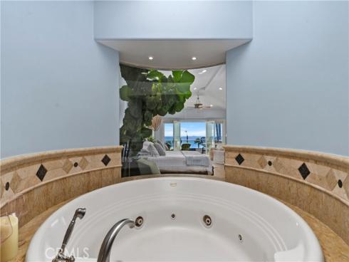 2118 Pacific Coast , Huntington Beach, CA