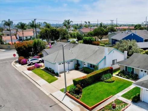 9452 Waterfront Drive, Huntington Beach, CA