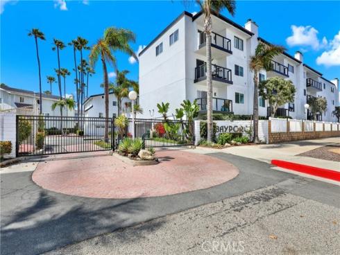 2872 Coast CI205 Circle, Huntington Beach, CA