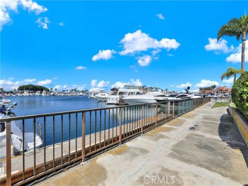 2872 Coast CI205 Circle, Huntington Beach, CA