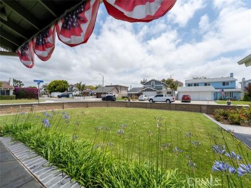 20121 Swansea Lane, Huntington Beach, CA