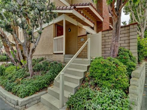 7825 Seaglen Drive, Huntington Beach, CA