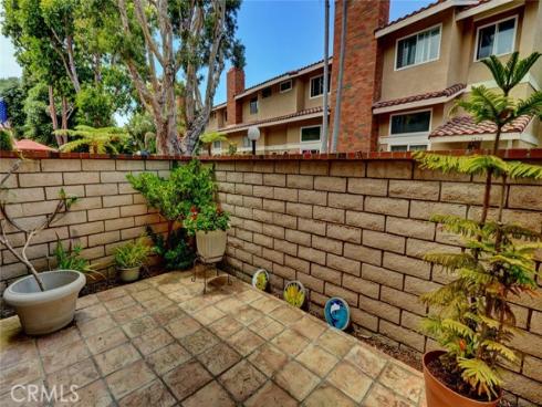 7825 Seaglen Drive, Huntington Beach, CA