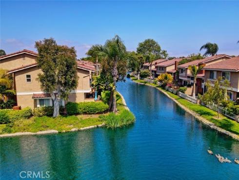 7825 Seaglen Drive, Huntington Beach, CA