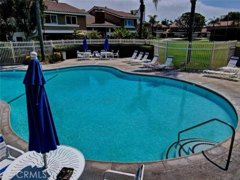 7825 Seaglen Drive, Huntington Beach, CA