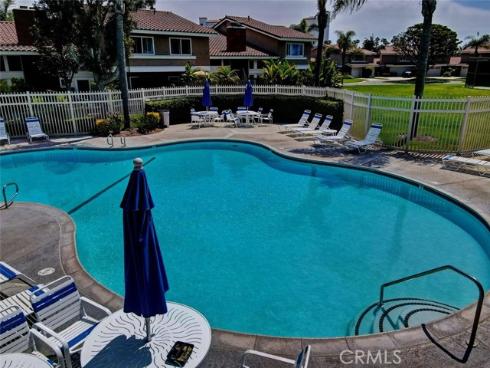 7825 Seaglen Drive, Huntington Beach, CA