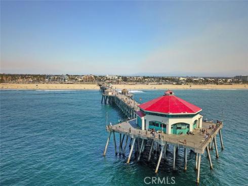 7825 Seaglen Drive, Huntington Beach, CA