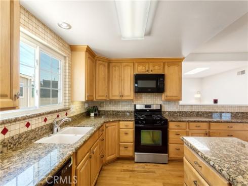 10402 Oronsay Circle, Huntington Beach, CA