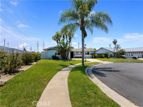 10402 Oronsay Circle, Huntington Beach, CA