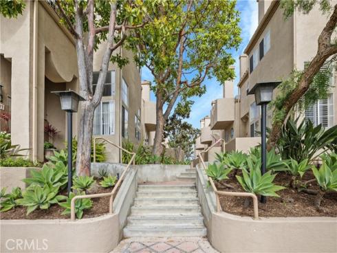 8308 Atlanta 101 Avenue, Huntington Beach, CA