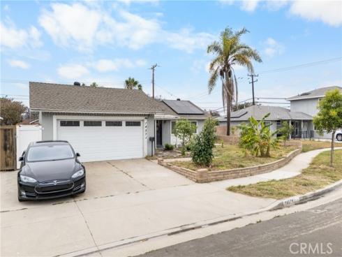 14571 Yucca Circle, Huntington Beach, CA