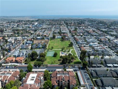 4734 Cielo 137 Drive, Huntington Beach, CA