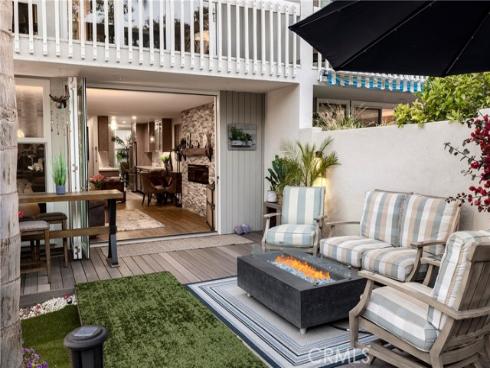 16520 Harbour 6 Lane, Huntington Beach, CA