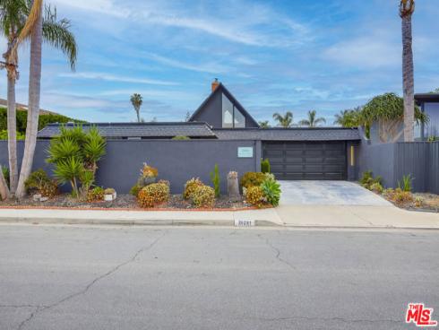 20281 Bancroft Circle, Huntington Beach, CA