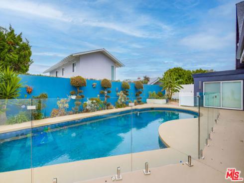 20281 Bancroft Circle, Huntington Beach, CA