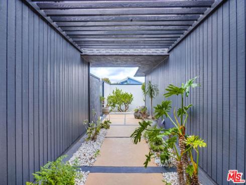 20281 Bancroft Circle, Huntington Beach, CA