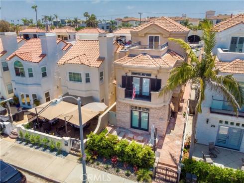 316  6th   Street, Huntington Beach, CA