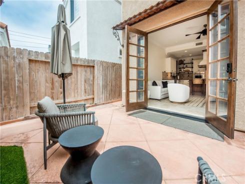 316  6th   Street, Huntington Beach, CA