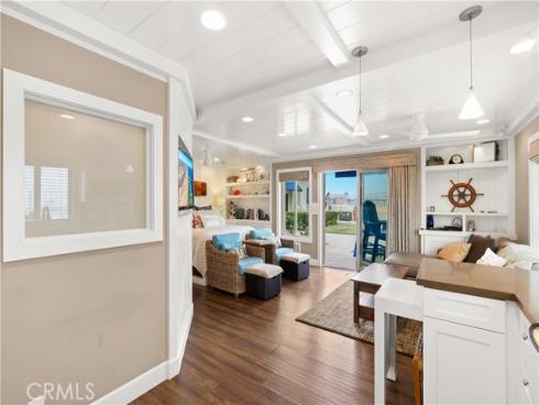 711 Pacific Coast 109 , Huntington Beach, CA