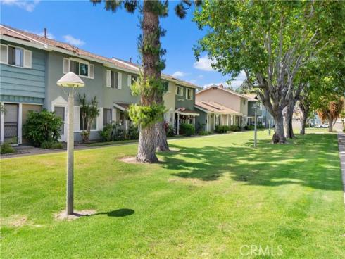 19860  Claremont   Lane, Huntington Beach, CA